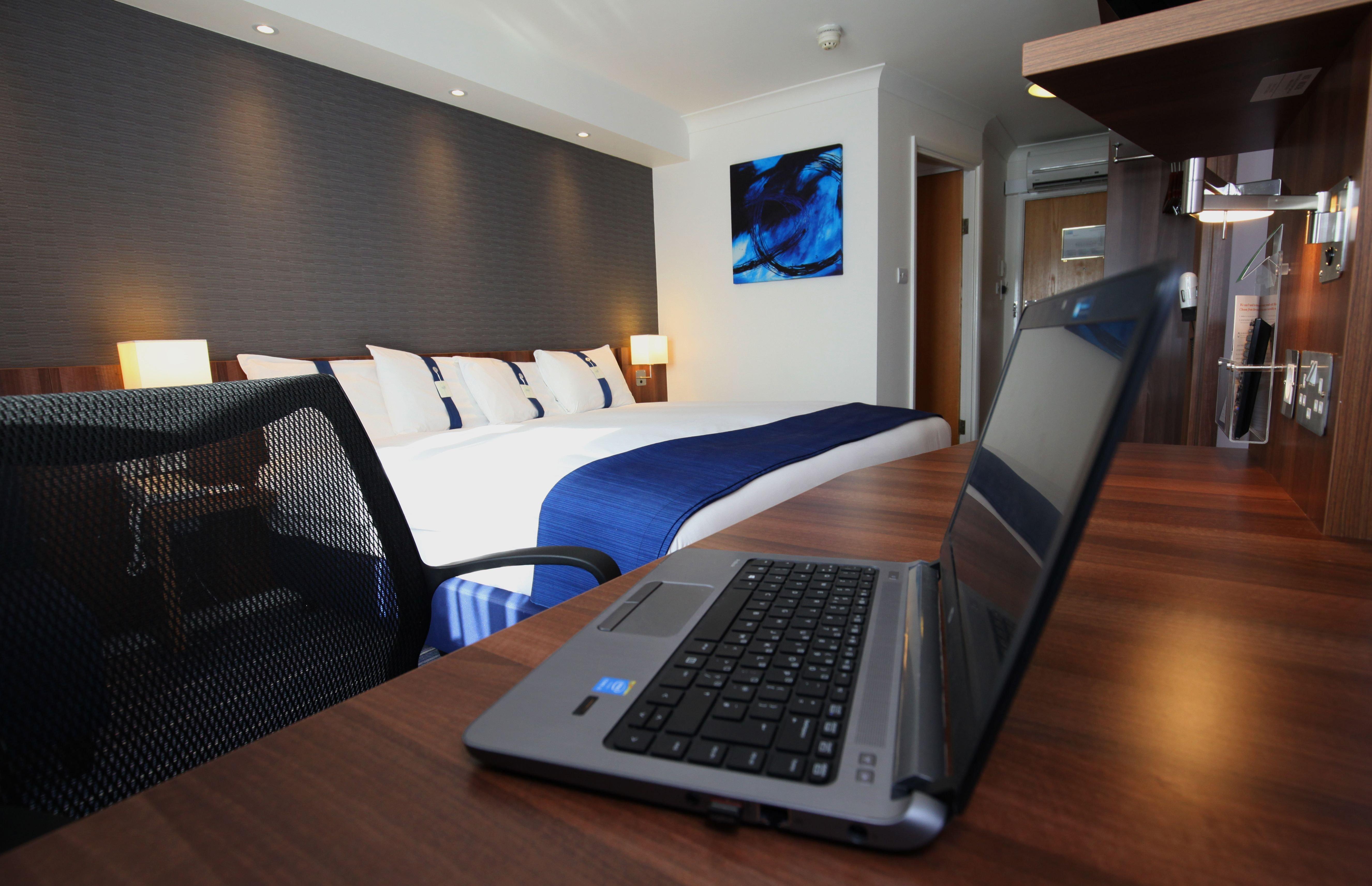 Holiday Inn Express Glenrothes By Ihg Eksteriør bilde