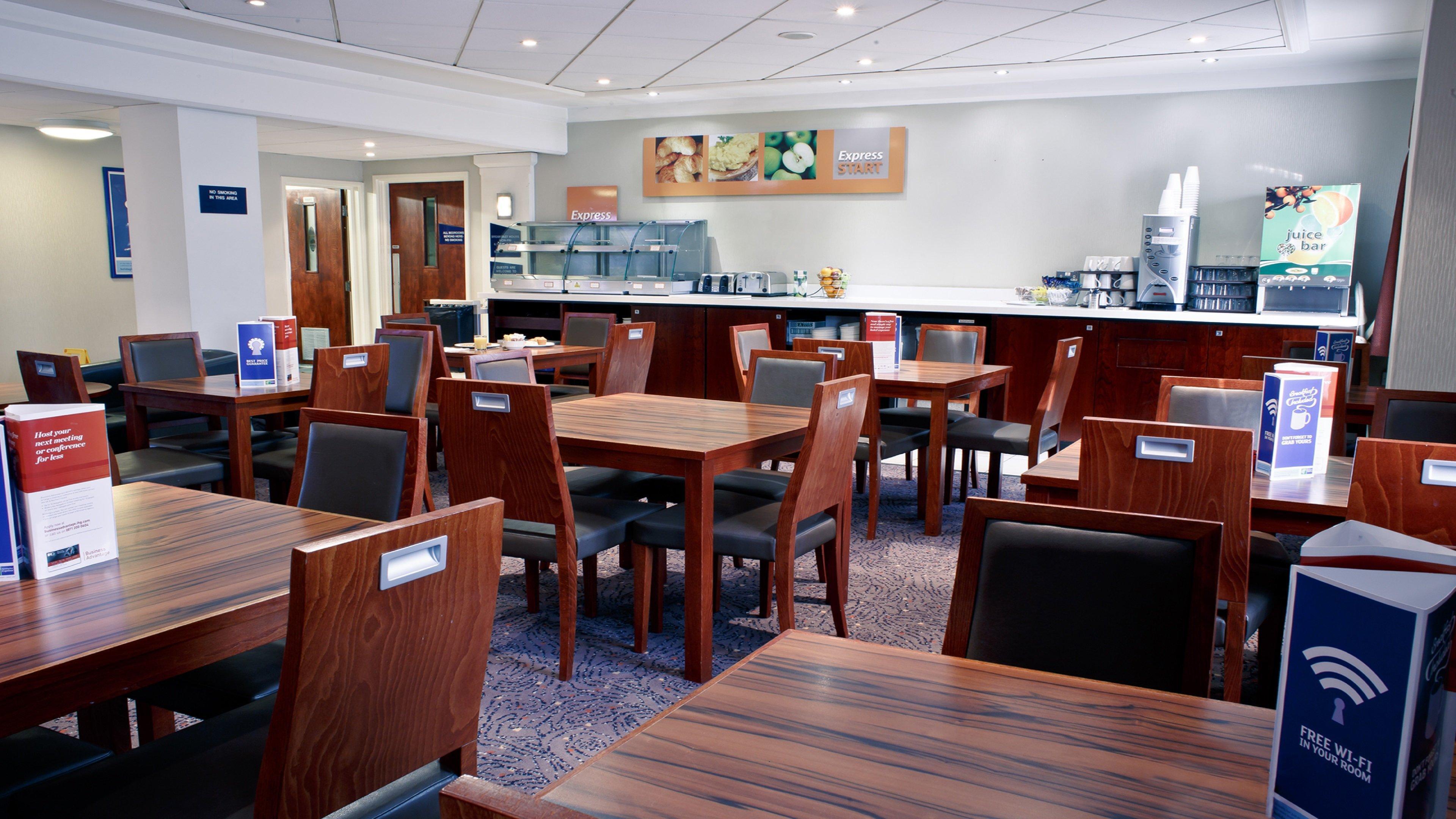 Holiday Inn Express Glenrothes By Ihg Eksteriør bilde