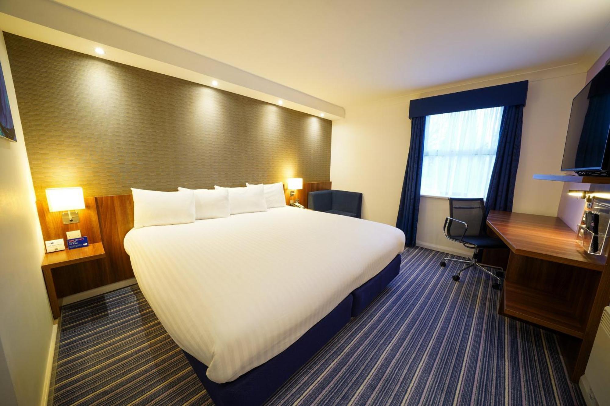 Holiday Inn Express Glenrothes By Ihg Eksteriør bilde